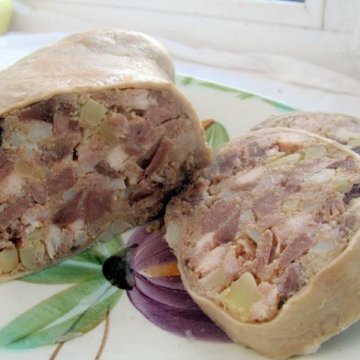 Рецепт фаршированных желудков. Рецепт фаршированных желудков. Свиной желудок фаршированный. Свиной кендюх фаршированный. Казачий ковбык.