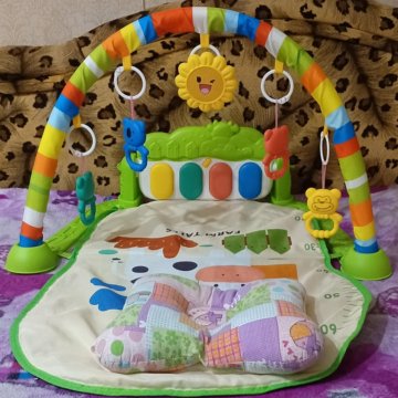 Продам детский развивающийся музыкальный коврик.