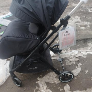 Коляска прогулочная