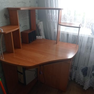 Стол компьютерный