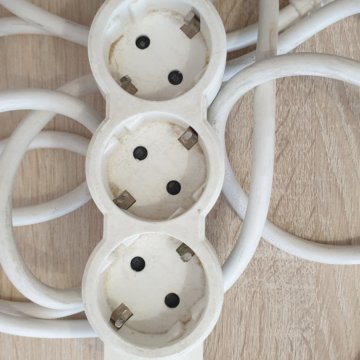 Удлинитель Legrand б/у на 4 розетки