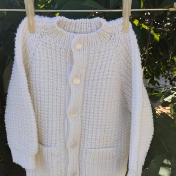 Вязаная кофта детская