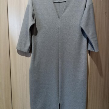 Платье б/у в отличном состоянии