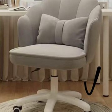 Кресло на колёсиках