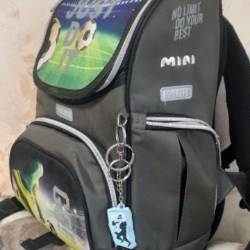 Портфель для первоклассника