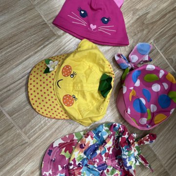 Кепки девочке