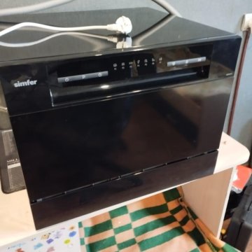 Посудомоечная машина на 6 персон.