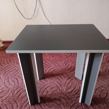 Столик журнальный