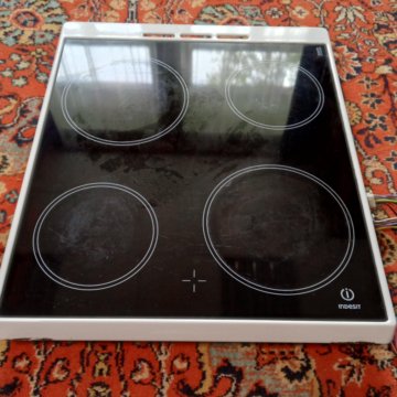 СТЕКЛОКЕРАМИЧЕСКАЯ ПОВЕРХНОСТЬ ПЛИТЫ INDESIT