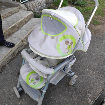 Прогулочная коляска