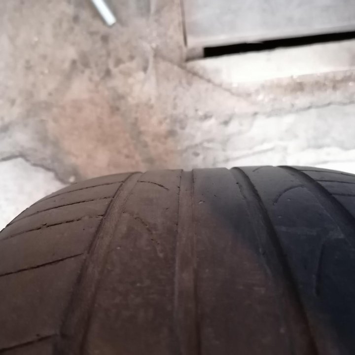 Пара отличных R17 шин 215*45 Bridgestone лето