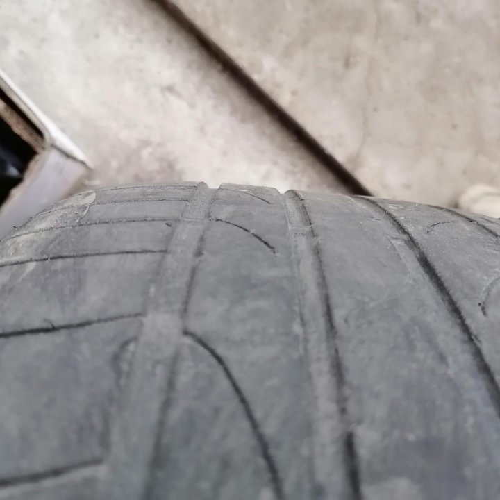 Пара отличных R17 шин 215*45 Bridgestone лето