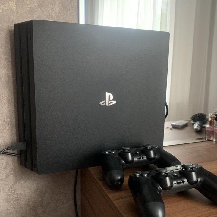 PlayStation 4 Pro, 1tb, 2 джойстика