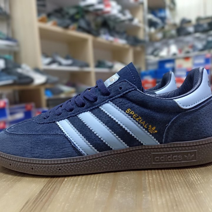 Кроссовки adidas spezial