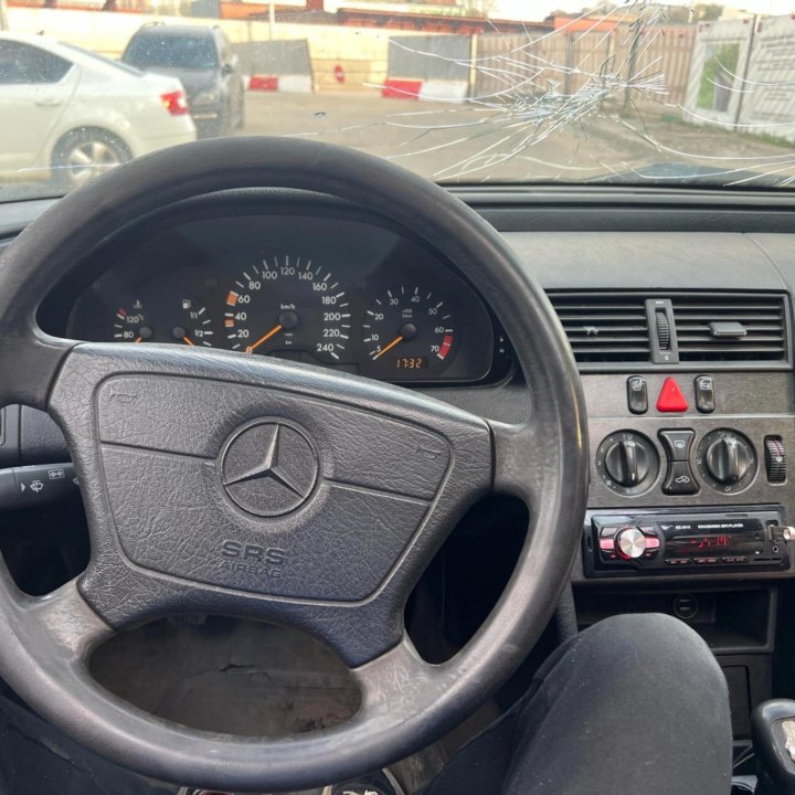 Mercedes c class w 202