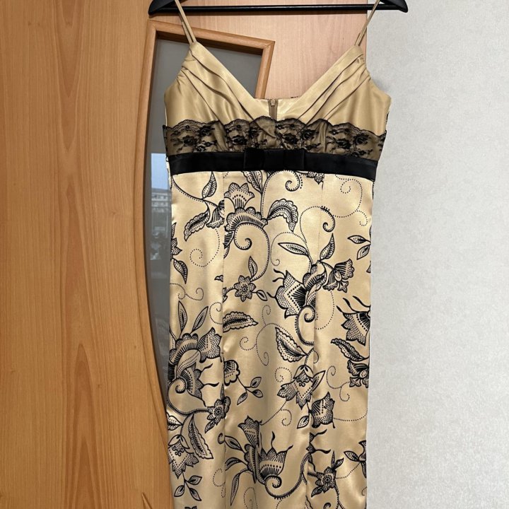 Платье вечернее