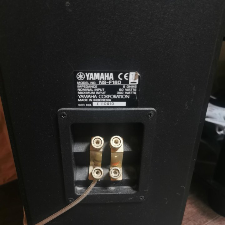 Yamaha NS-F160 Black пара колонок