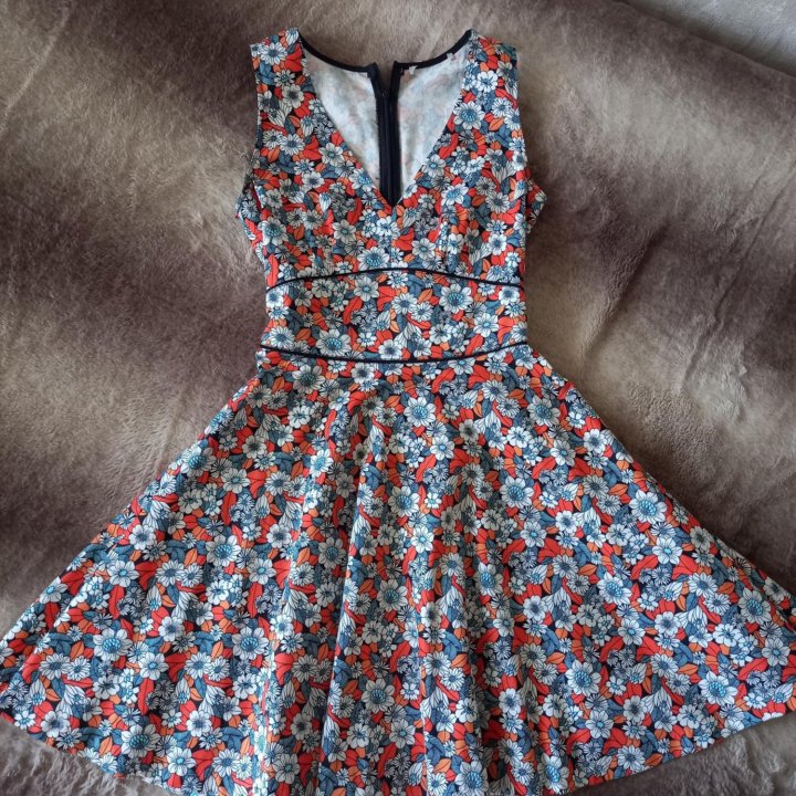 Платье летнее 44