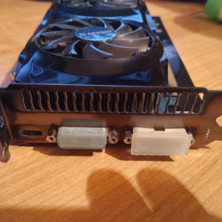 Видеокарта Geforce GTX460 1Gb Gigabyte