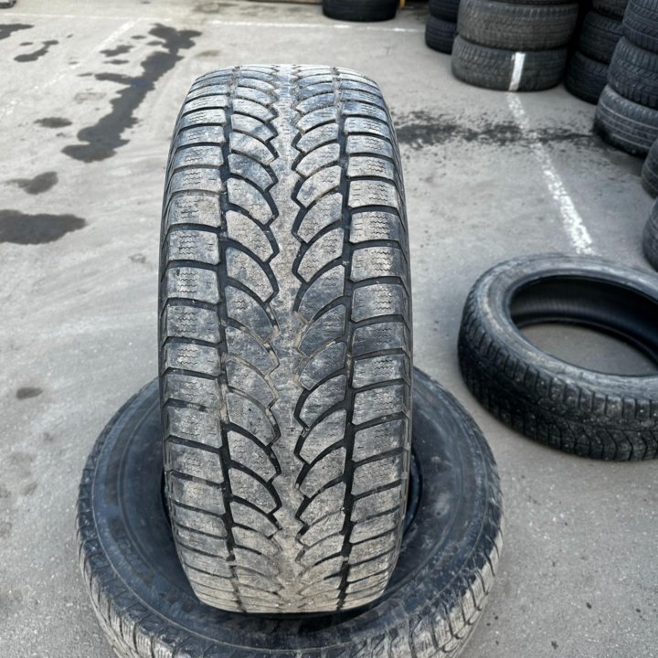 265/65/17 Bridgestone Blizzak LM80