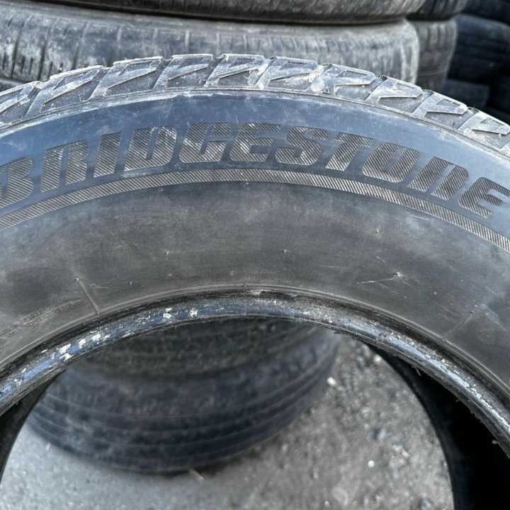 265/65/17 Bridgestone Blizzak LM80