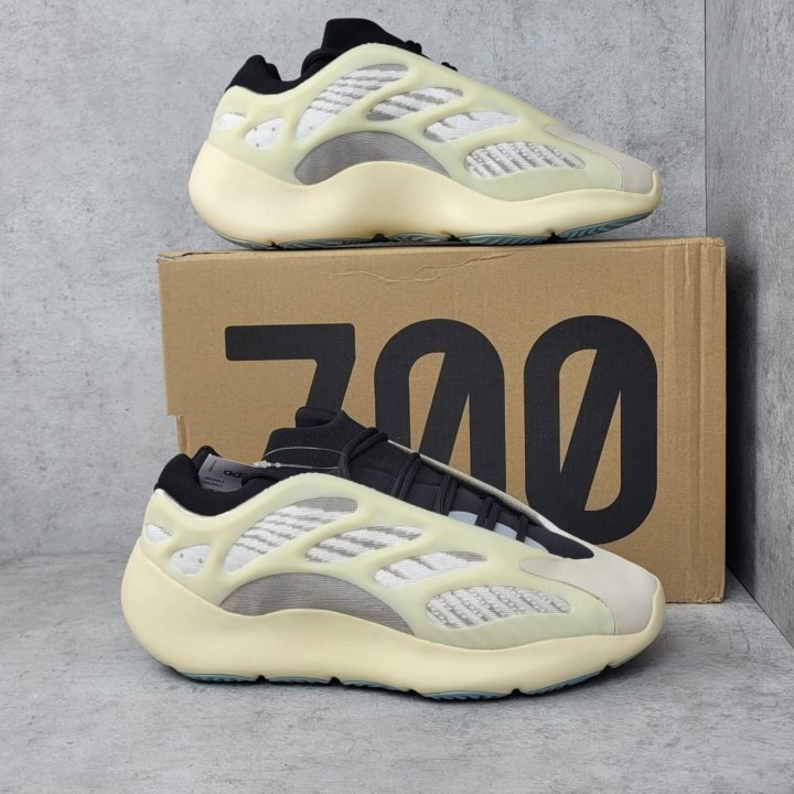 Мужские кроссовки Adidas Yeezy boost 700