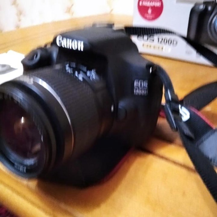 Фотовидеокамера CANON EOS 1200D