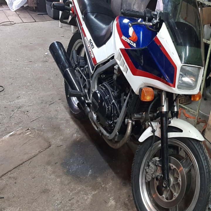 Honda vf500f