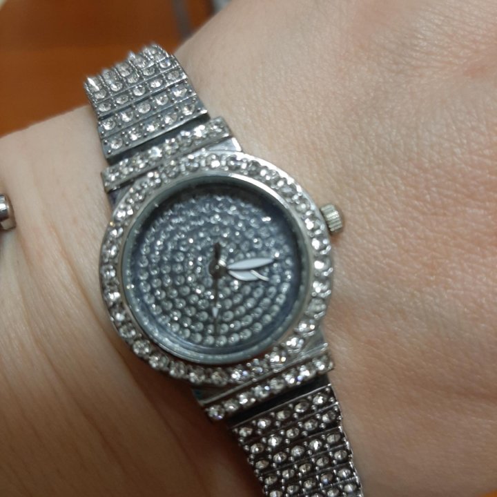 Очень красивые часы