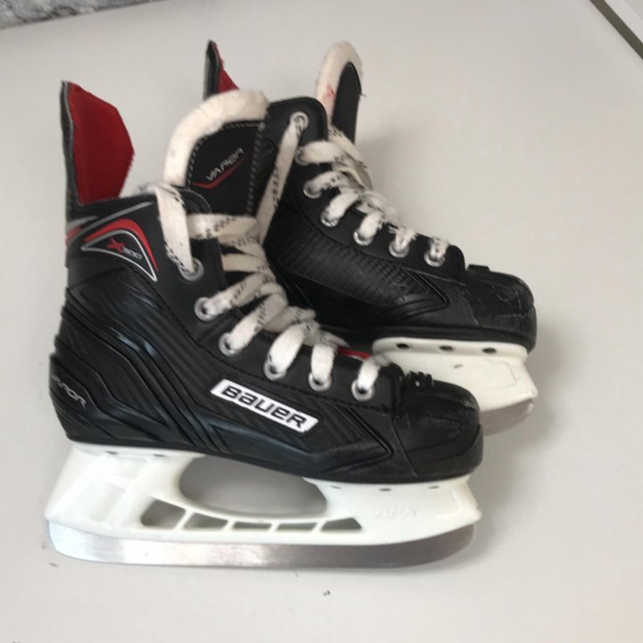 Коньки хоккейные Bauer 3s pro и Bauer x300