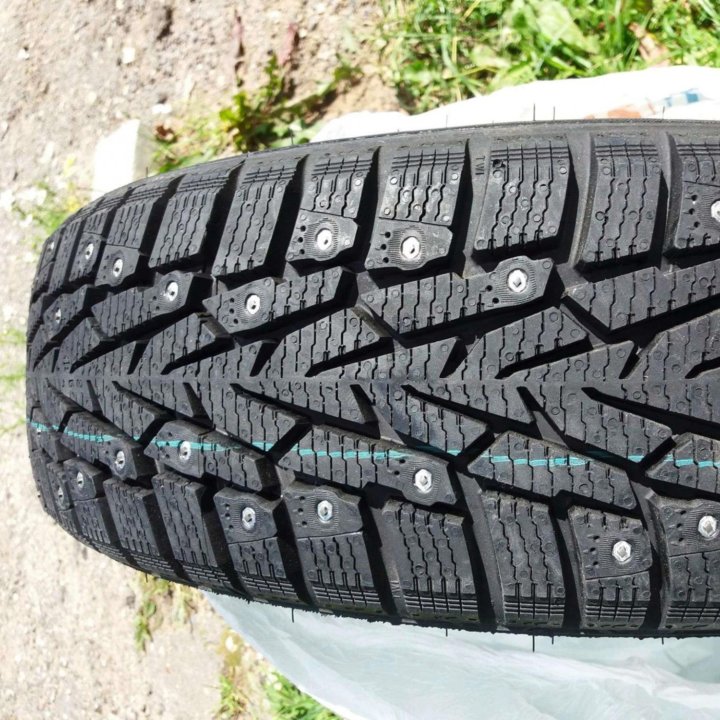 Зимняя резина 215/60 R-16 