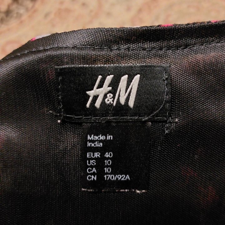 Платье H&M 46