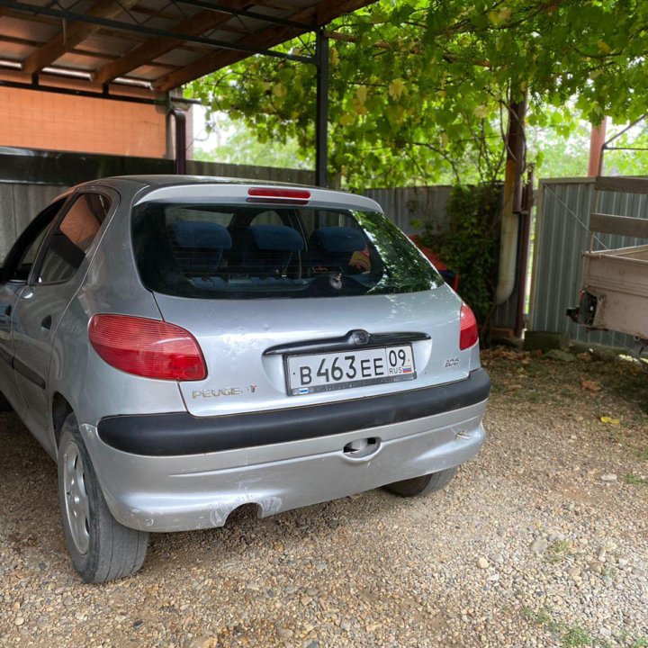 Peugeot 206, 2002