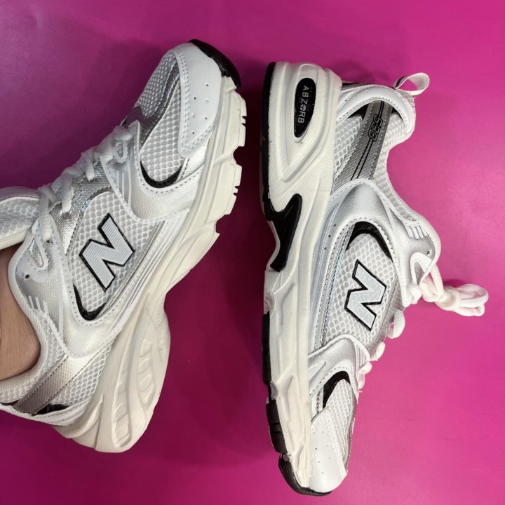 Кроссовки женские new balance