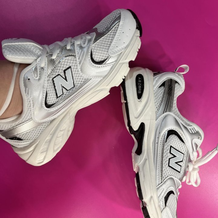 Кроссовки женские new balance