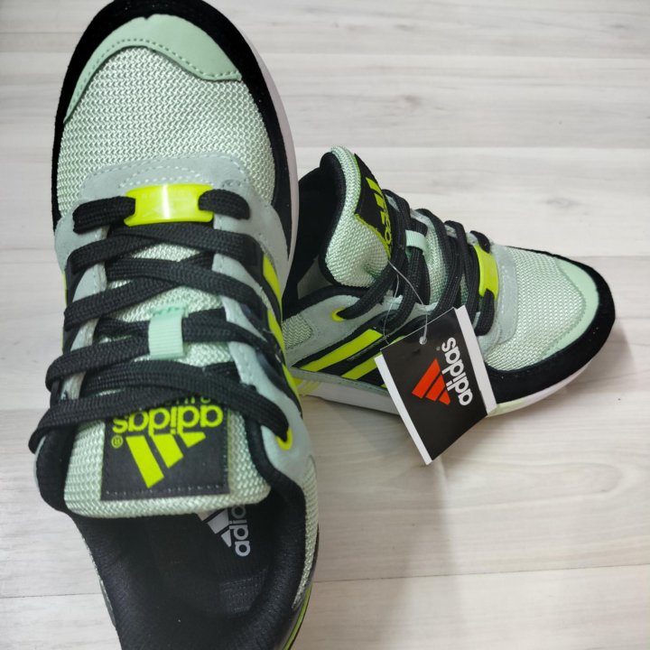 Новые женские кроссовки Adidas TORSION.