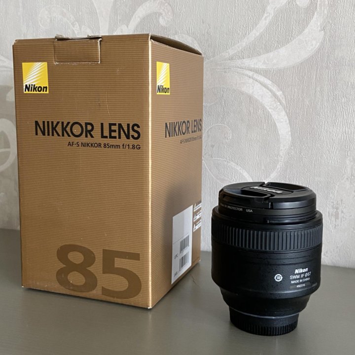 Nikon 85mm f/1.8G AF-S с защитным фильтром