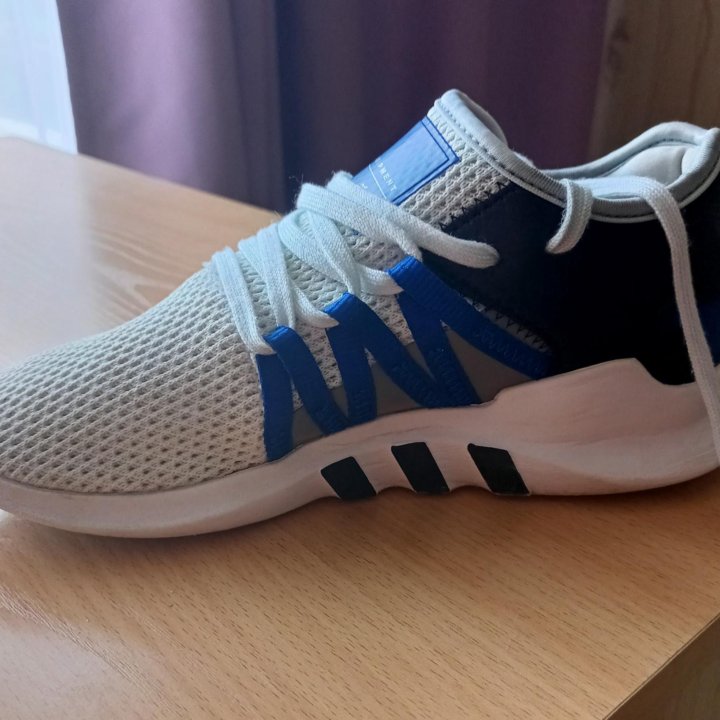 Кроссовки Adidas