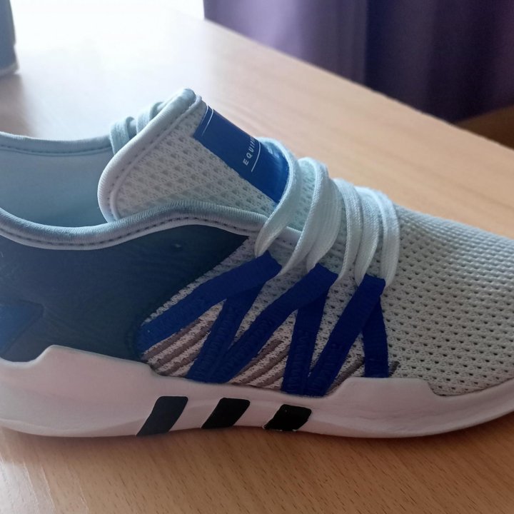 Кроссовки Adidas