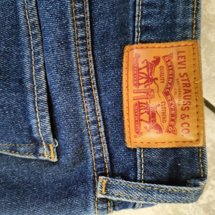 Джинсы LEVI'S