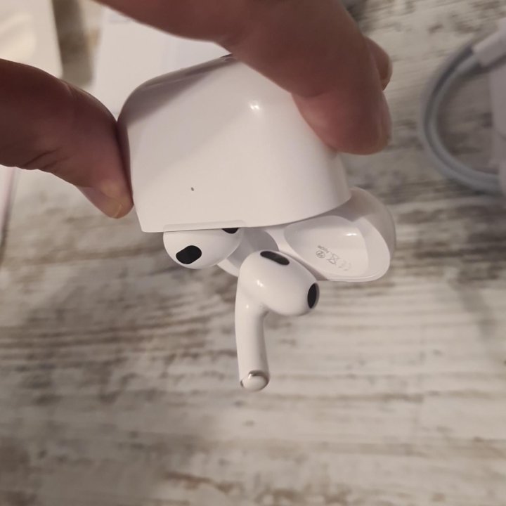 Apple AirPods 3 MagSafe Charging C