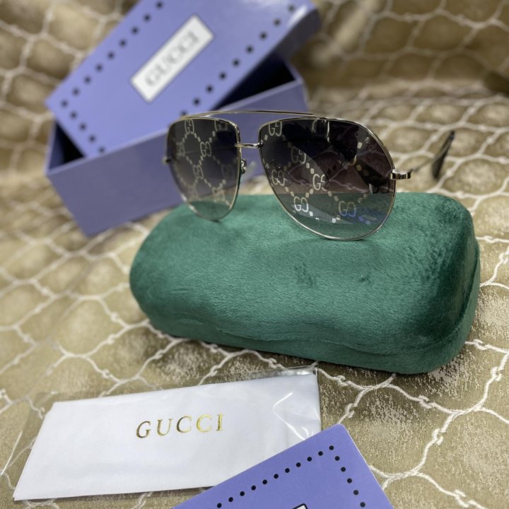 Солнцезащитные очки Gucci