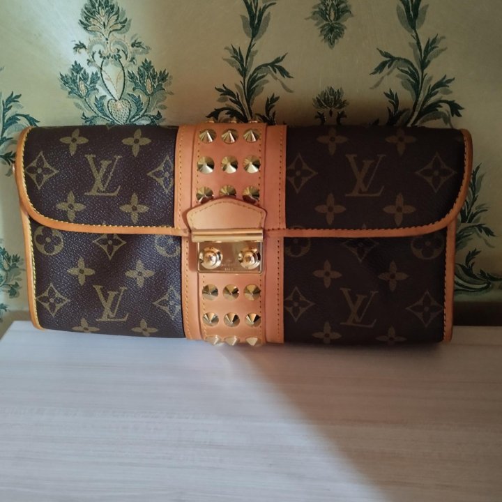 Клатч Louis Vuitton Сourtney оригинал