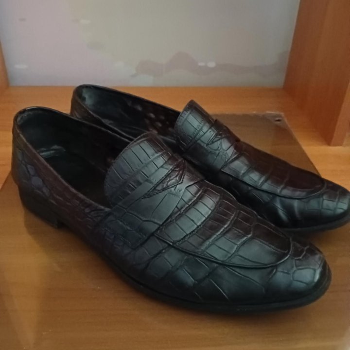 Туфли из натуральной кожи крокодила
