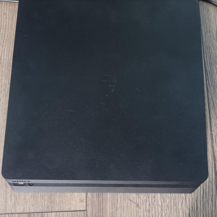 Ps4 slim 1TB