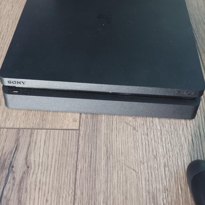 Ps4 slim 1TB