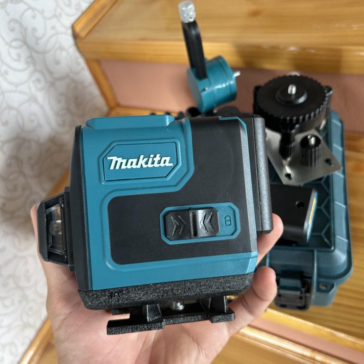 Лазерный уровень Makita 12 линий