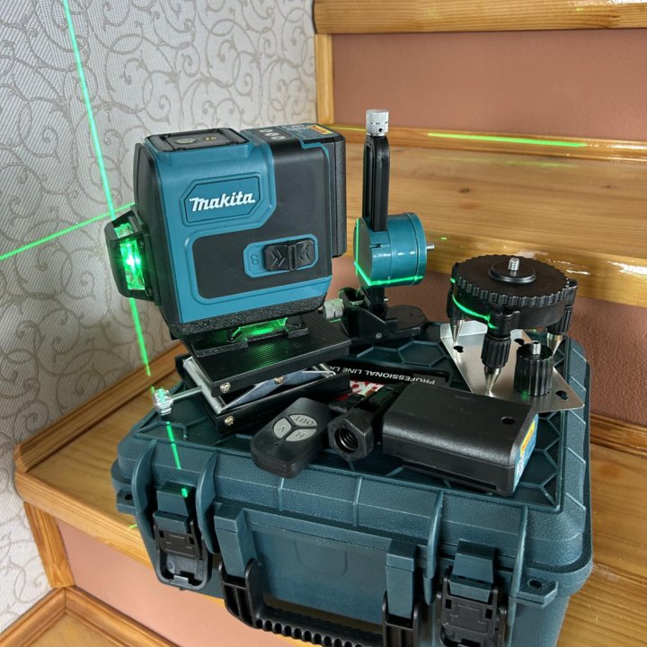 Лазерный уровень Makita 12 линий