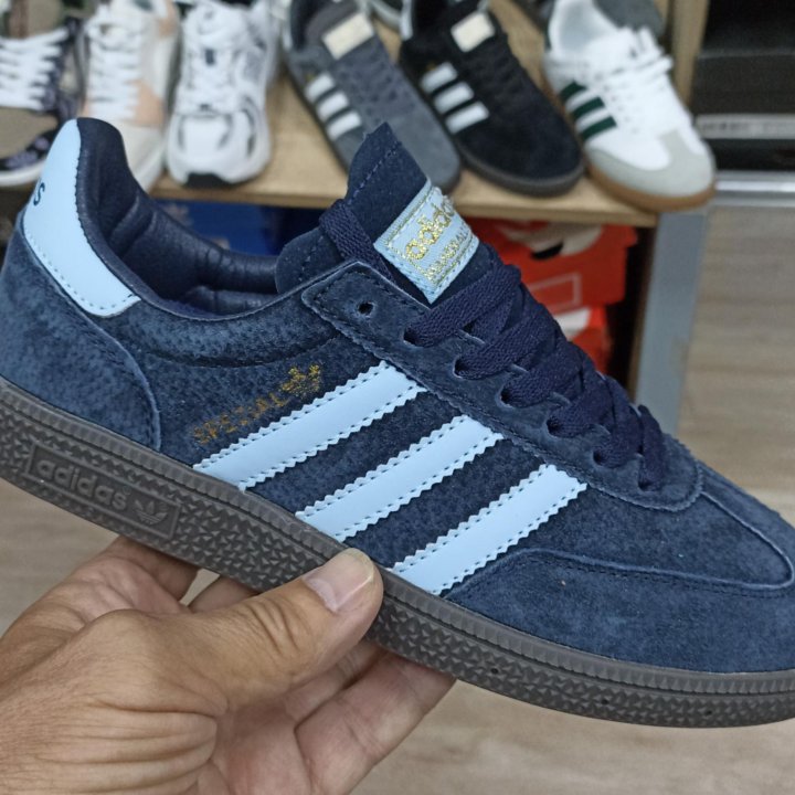 Кроссовки adidas Spezial