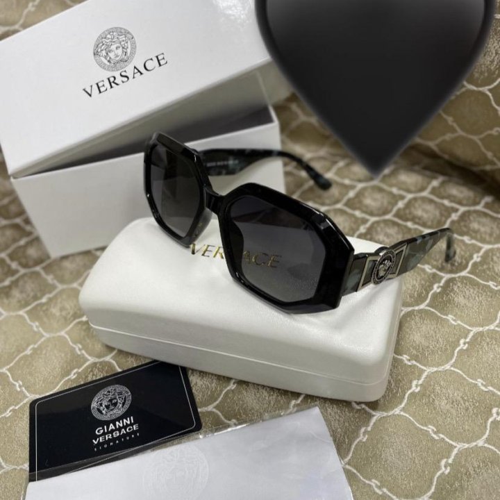 солнцезащитные очки Versace